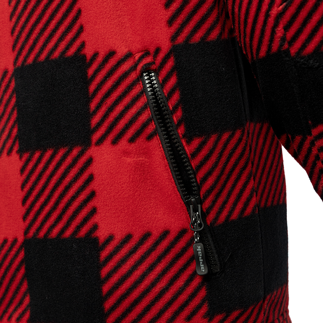 27022_canadafleece_red_lady_det4_1